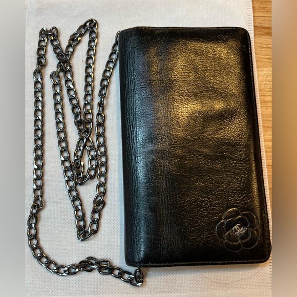 CHANEL Camellia Coco Black Leather Bifold Long Wallet - Picture 14 of 16